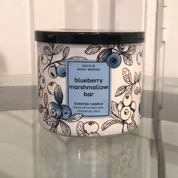 Bath & Body Works Blueberry Marshmallow Bar 3 Wick Candle  New - Picture 1 of 3